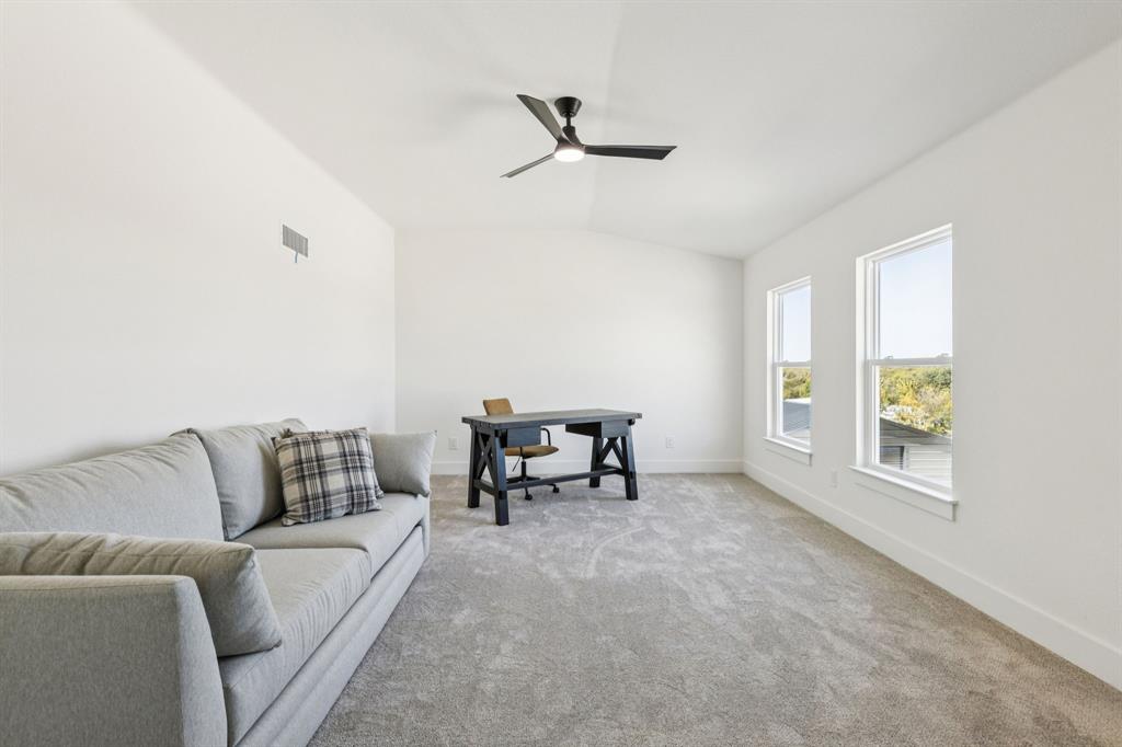 711 Hummingbird Lane Justin, TX 76247 - Photo 31 of 38