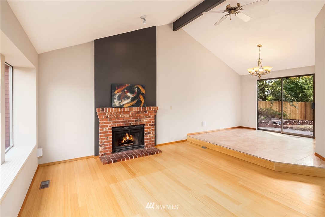 2313 Main Court South Renton, WA 98055 - Photo 2 of 16 Gallery Image 2