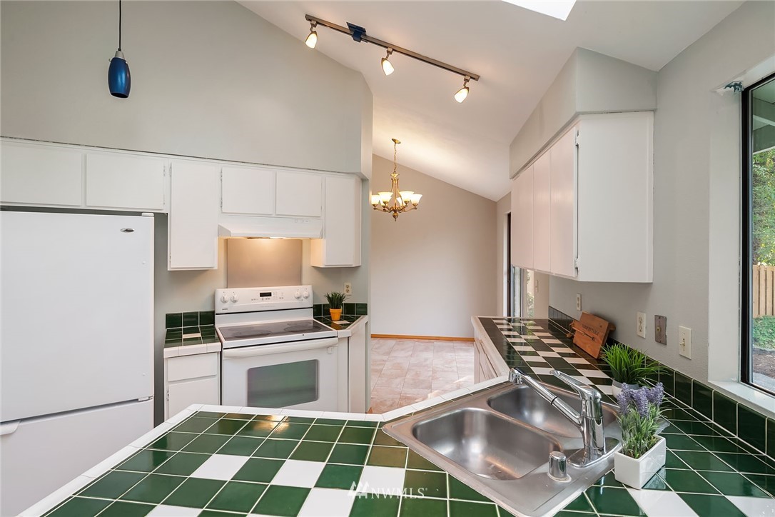 2313 Main Court South Renton, WA 98055 - Photo 5 of 16 Gallery Image 5