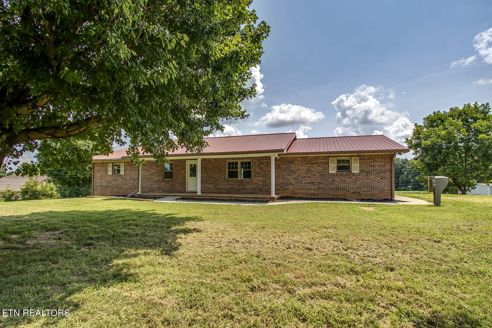 8055 Steekee Creek Road Loudon, TN 37774 - Photo 3 of 60 03_SteekeeCreekRoad_8055_FrontRight