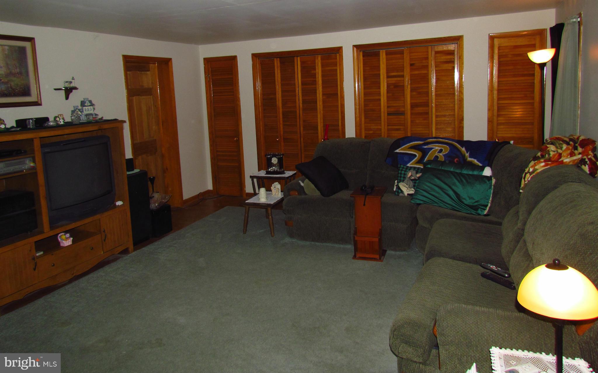 7746 Edgewood Church Road Frederick, MD 21702 - Photo 9 of 24 Living Room