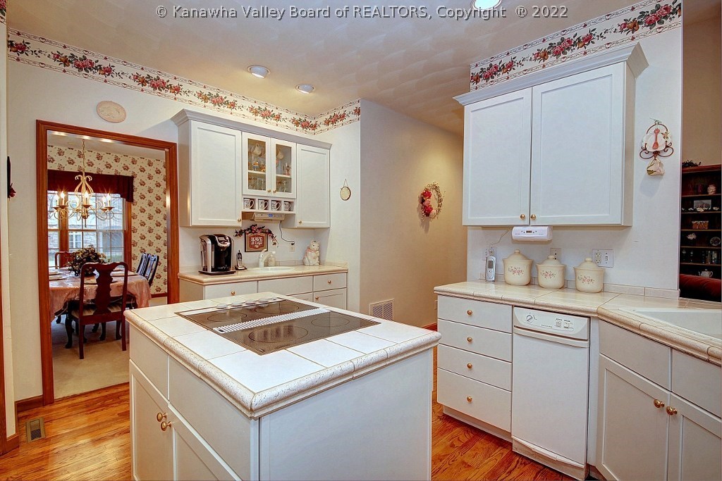 1034 Crestmont Road Hurricane, WV 25526 - Photo 15 of 30 Gallery Image 15