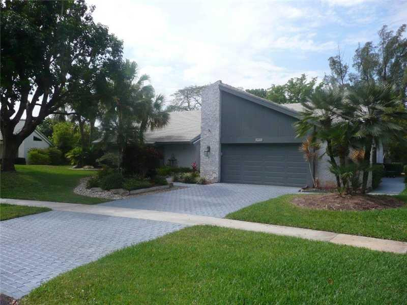 6920 Giralda Circle Boca Raton, FL 33433 - Photo 1 of 8 Exterior Front