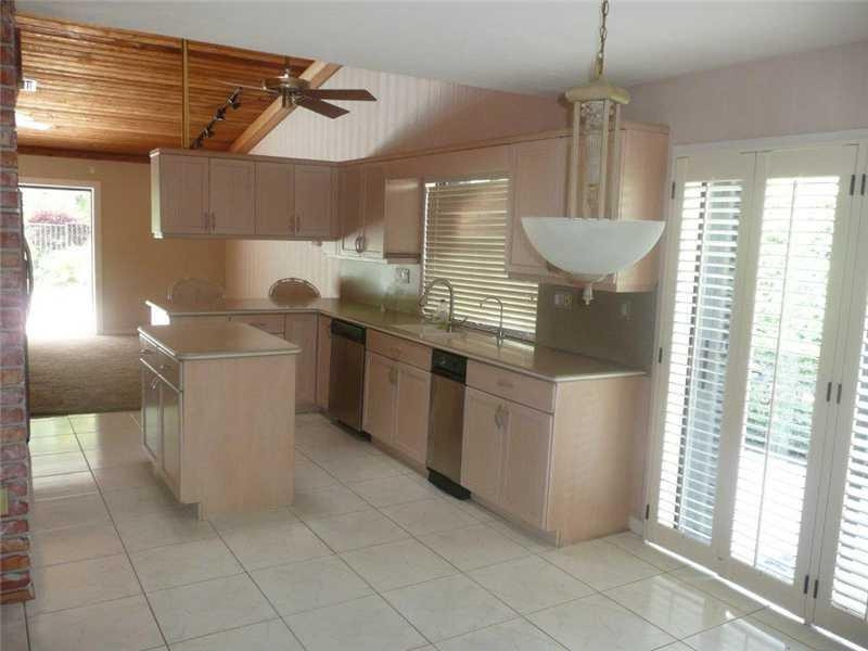 6920 Giralda Circle Boca Raton, FL 33433 - Photo 2 of 8 Kitchen