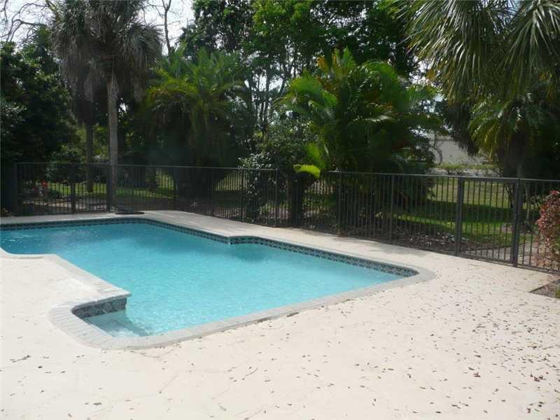 6920 Giralda Circle Boca Raton, FL 33433 - Photo 5 of 8 Pool