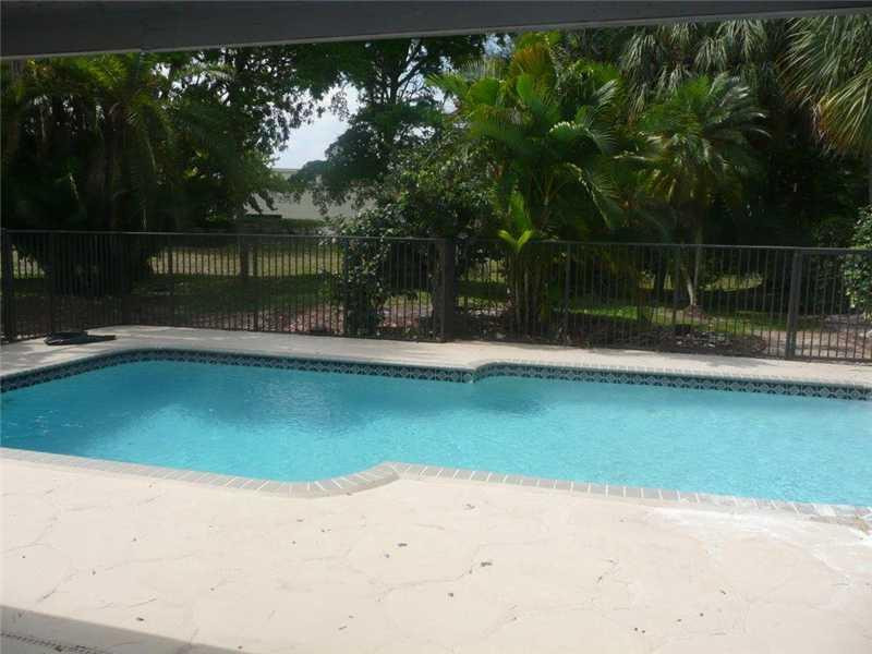 6920 Giralda Circle Boca Raton, FL 33433 - Photo 6 of 8 Pool