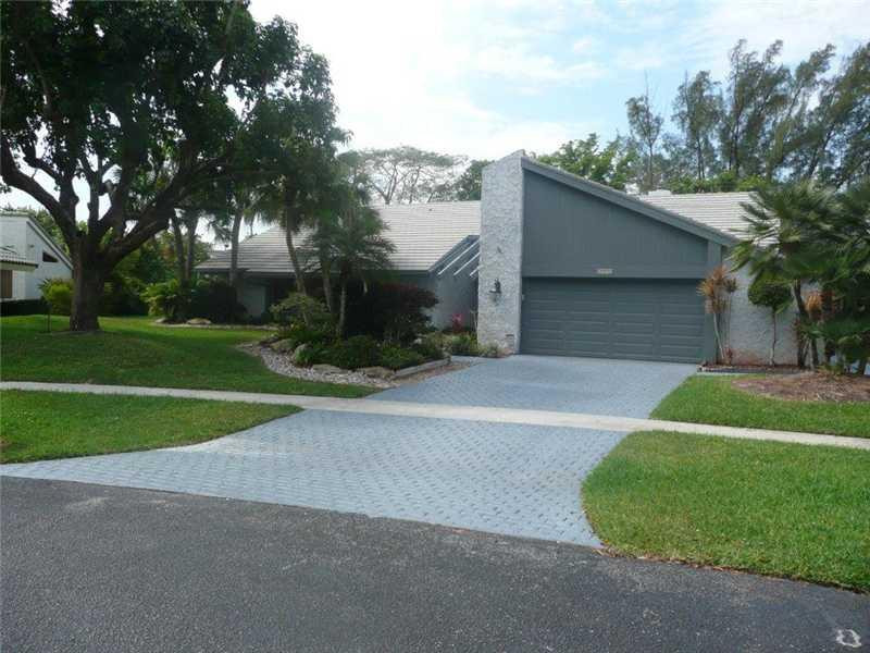 6920 Giralda Circle Boca Raton, FL 33433 - Photo 8 of 8 Exterior Front