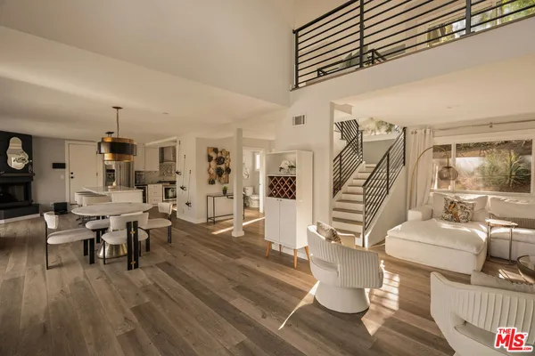 $2,049,500 | 1664 Gladys Drive, Glendale, CA 91206
