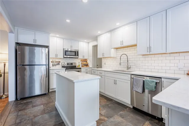 $385,000 | 17 Laurelcrest Drive, Ogden, NY 14559