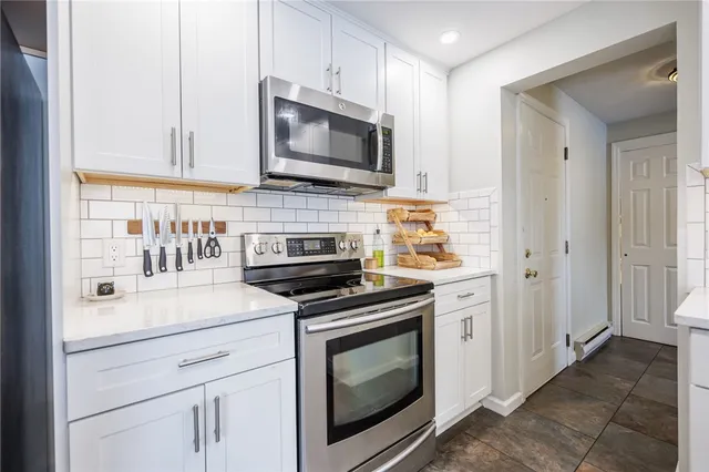 $385,000 | 17 Laurelcrest Drive, Ogden, NY 14559