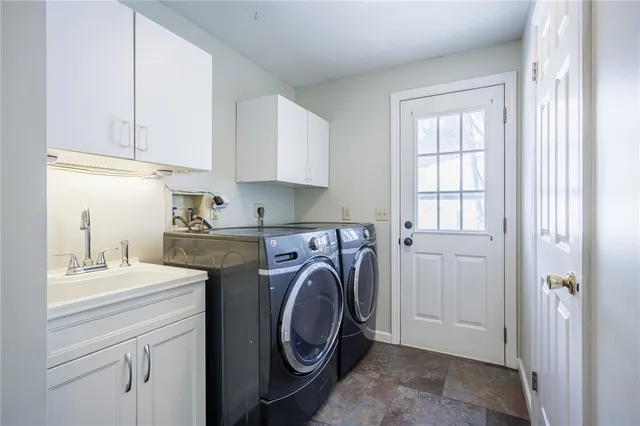 $385,000 | 17 Laurelcrest Drive, Ogden, NY 14559