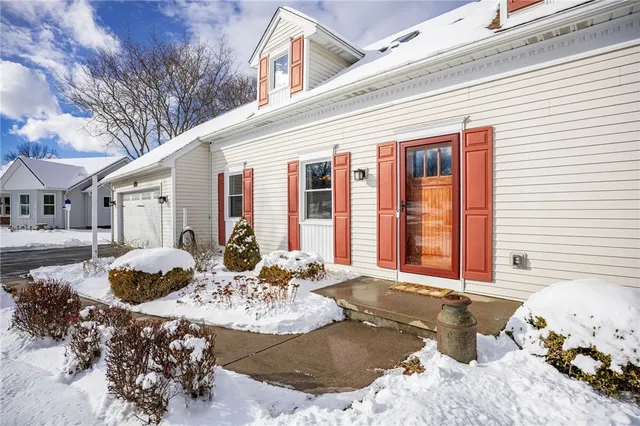 $385,000 | 17 Laurelcrest Drive, Ogden, NY 14559