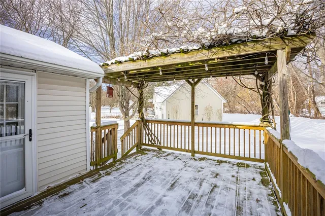 $385,000 | 17 Laurelcrest Drive, Ogden, NY 14559