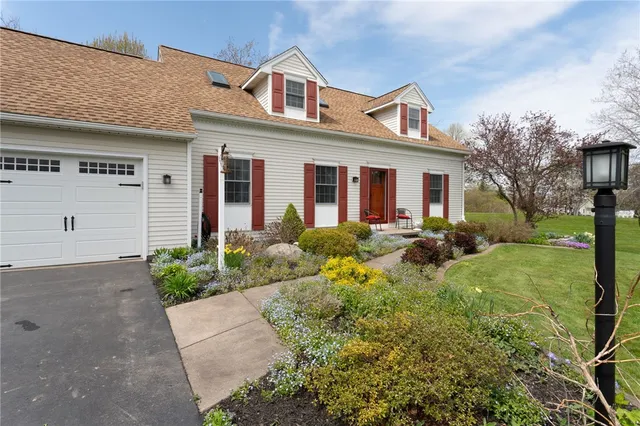 $385,000 | 17 Laurelcrest Drive, Ogden, NY 14559