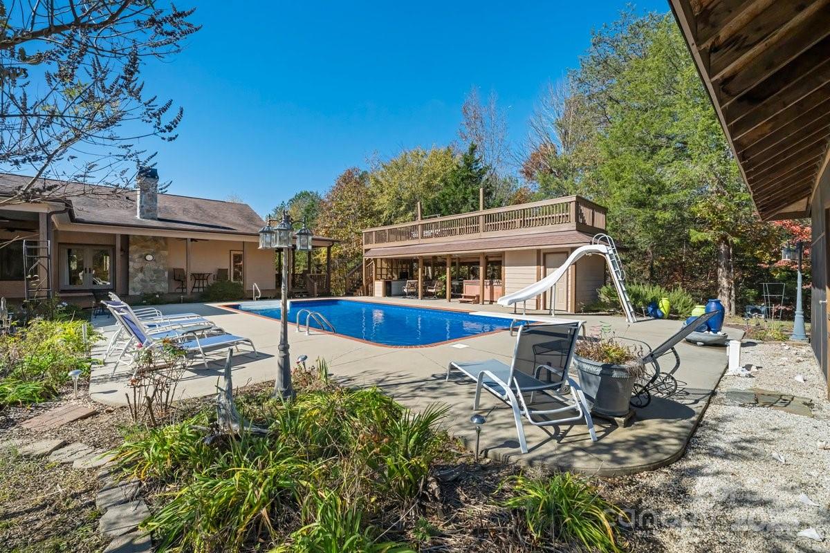 492 State Rd S-11-586 Gaffney, SC 29340 - Photo 2 of 45 a view of a house with backyard sitting area and garden