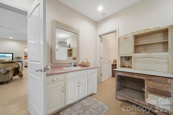 $1,395,000 | 492 State Rd S-11-586, Gaffney, SC 29340