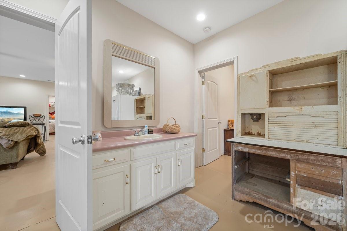 492 State Rd S-11-586 Gaffney, SC 29340 - Photo 34 of 45