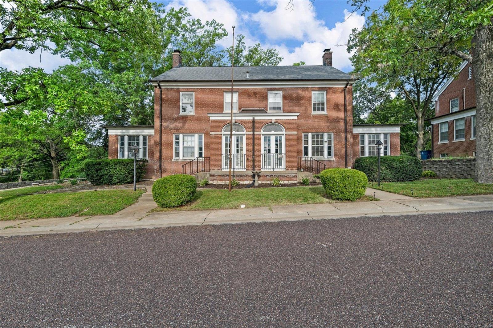 206 Grover Road St. Louis, MO 63125 - Photo 1 of 49