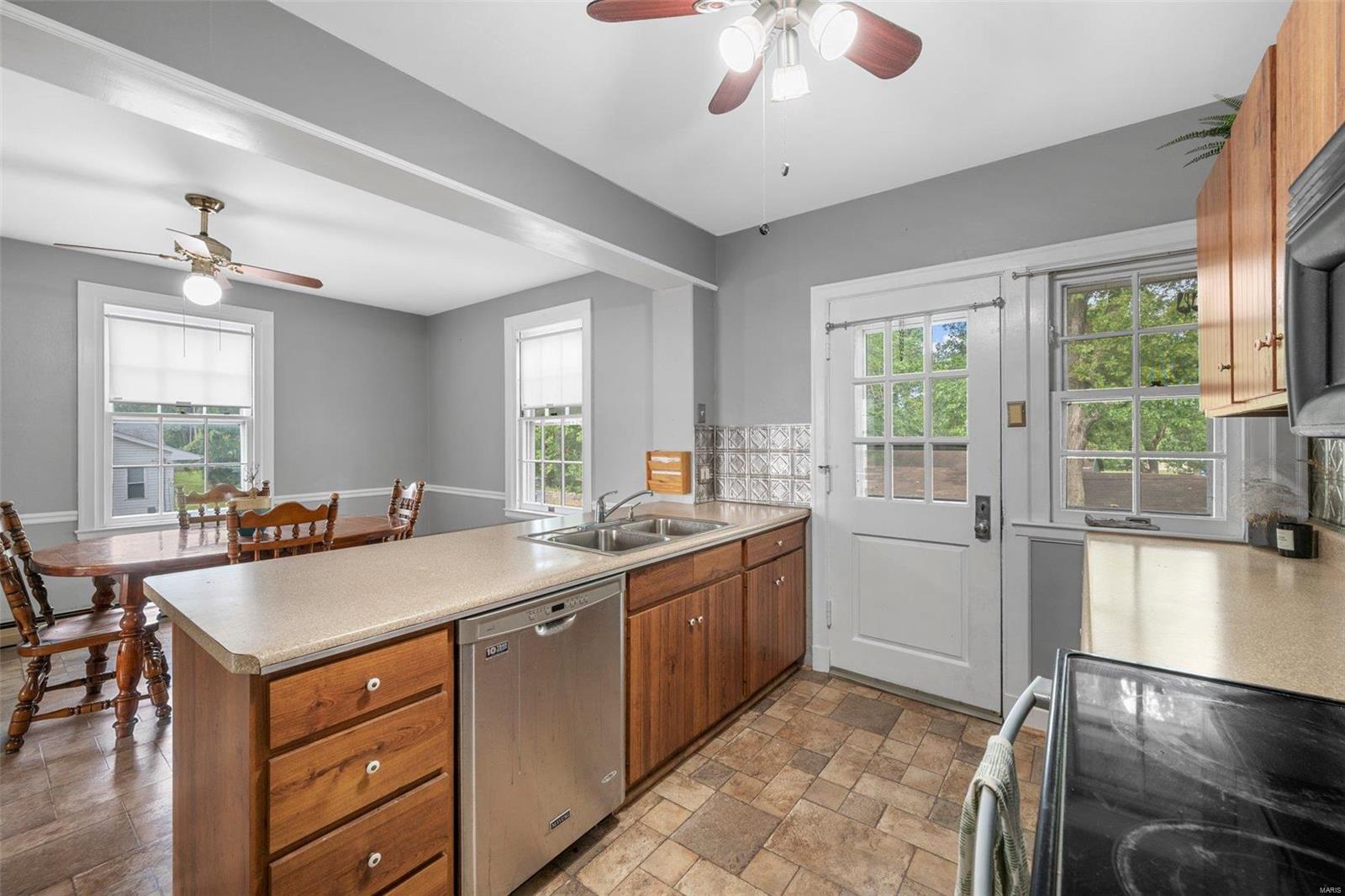 206 Grover Road St. Louis, MO 63125 - Photo 11 of 49