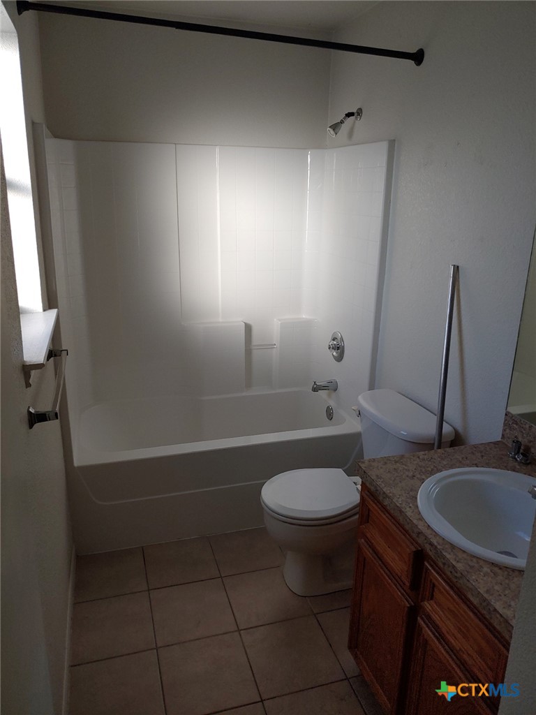 502 Bermuda Street, Unit A & B Copperas Cove, TX 76522 - Photo 15 of 25 BATHROOM SIDE B