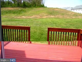 207 Springvalley Way Aston, PA 19014 - Photo 3 of 6 Gallery Image 3