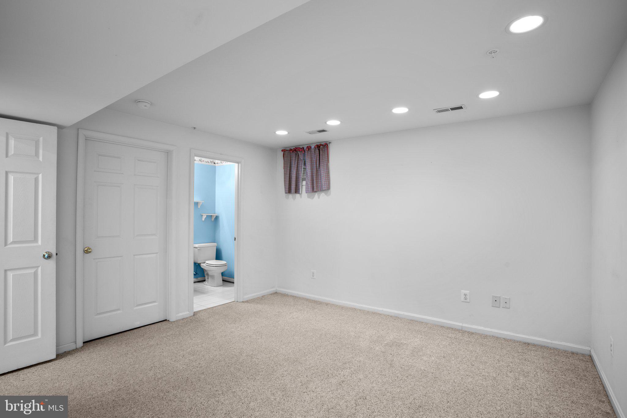 6342 Arbor Way Elkridge, MD 21075 - Photo 22 of 38 a view of an empty room