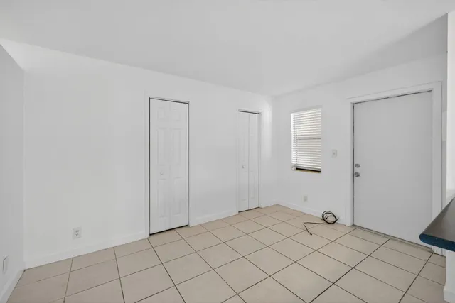 $1,500 | 4051 North Dixie Highway, Unit 19, Oakland Park, FL 33334
