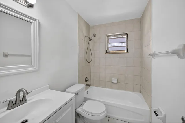 $1,500 | 4051 North Dixie Highway, Unit 19, Oakland Park, FL 33334