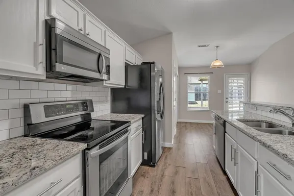 $2,400 | 3920 Cane River Road, Fort Worth, TX 76244