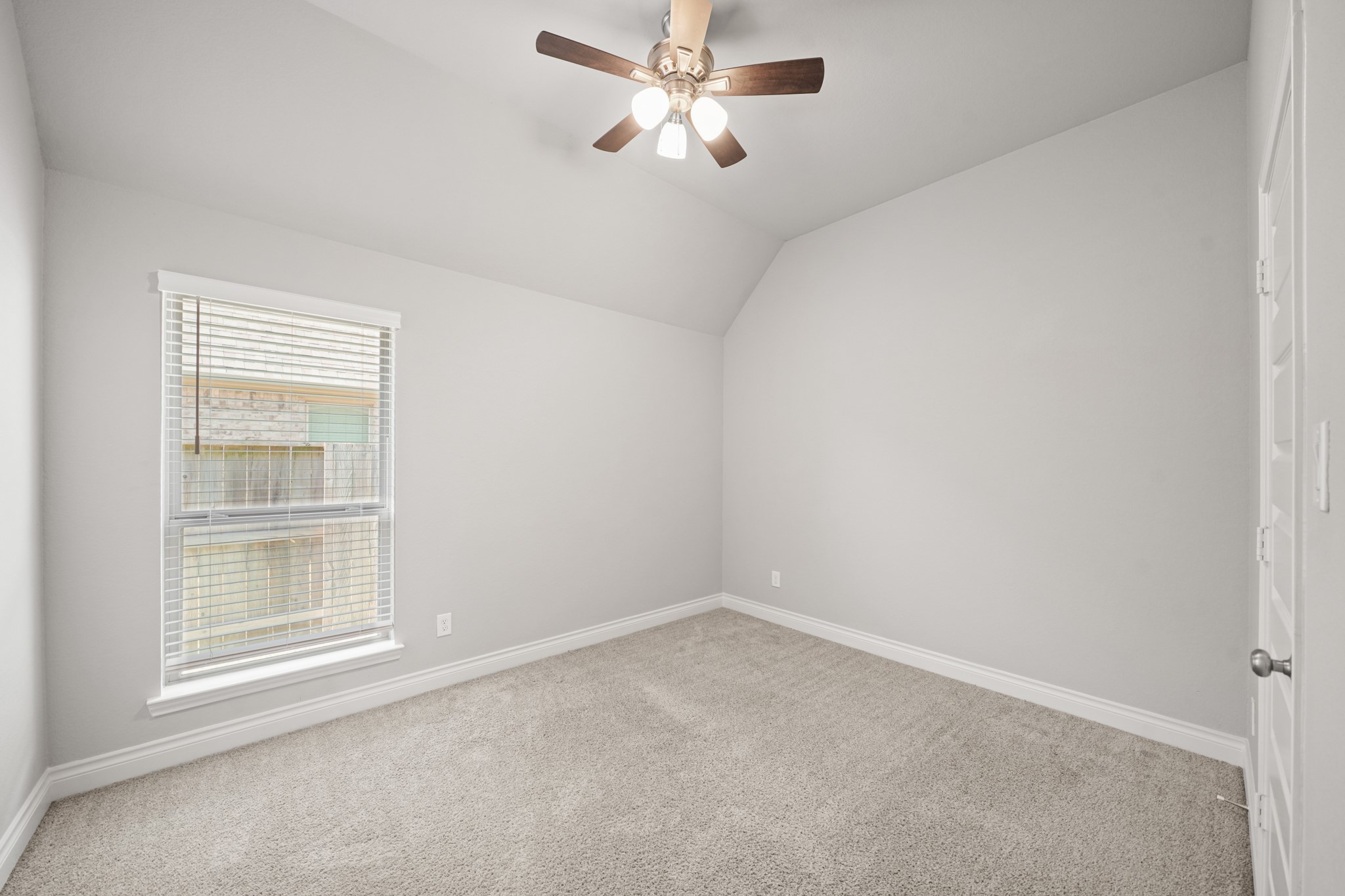 3418 Zuse Street Iowa Colony, TX 77583 - Photo 9 of 27