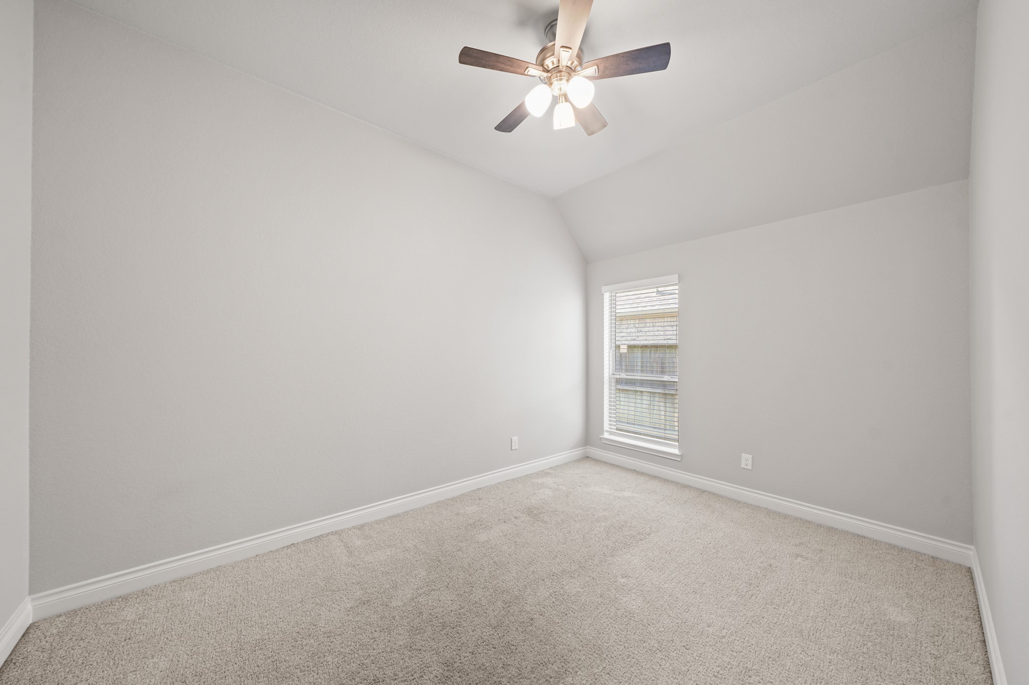 3418 Zuse Street Iowa Colony, TX 77583 - Photo 10 of 27