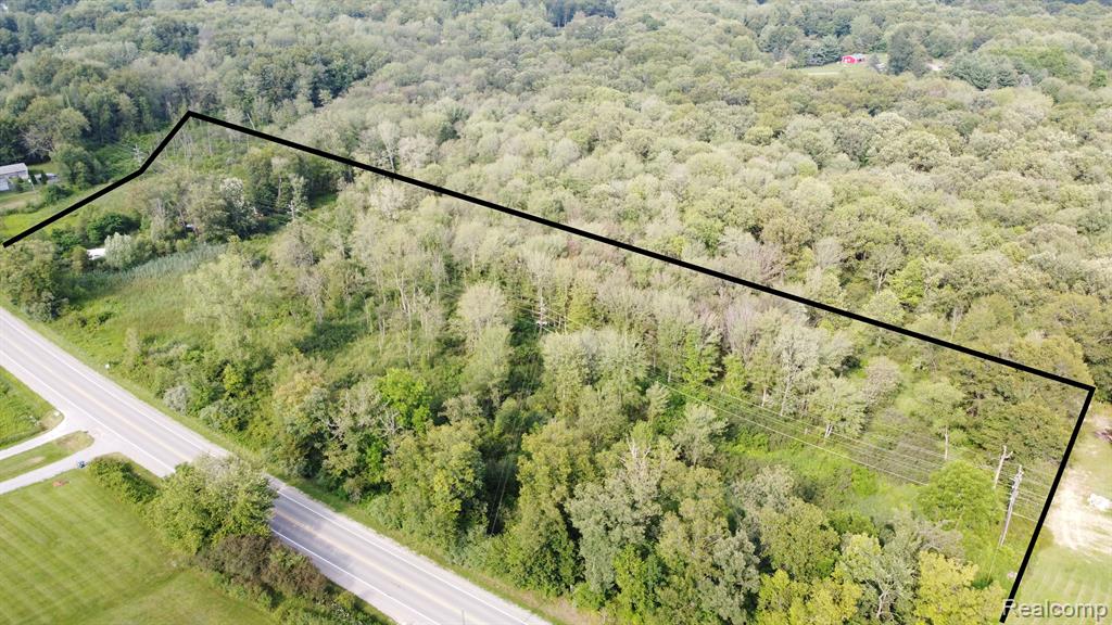 4311 Pinckney Road Howell, MI 48843 - Photo 2 of 14