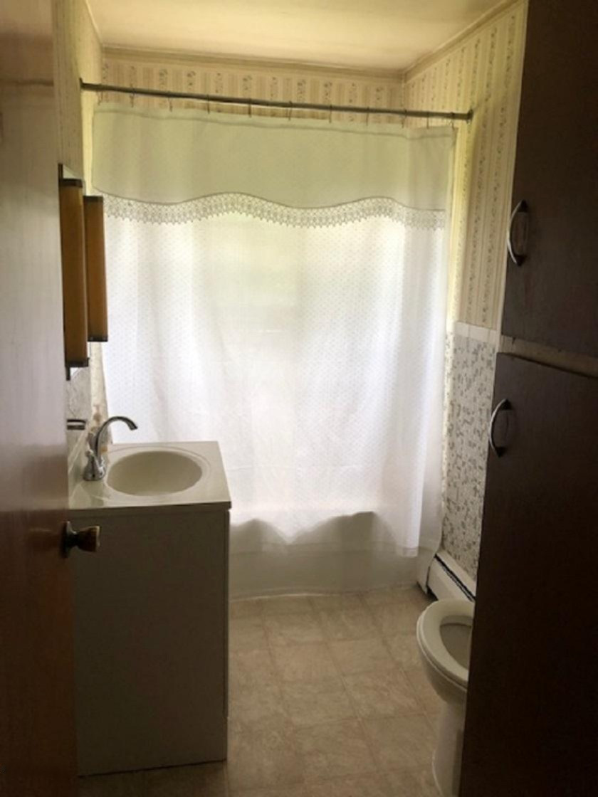 3865 Clawson Road Dowagiac, MI 49047 - Photo 13 of 18 3865 Clawson Bathroom