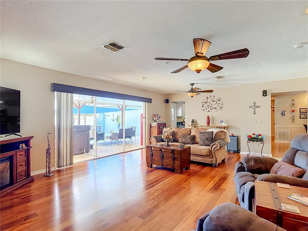 3008 Ripplewood Drive Seffner, FL 33584 - Photo 9 of 79