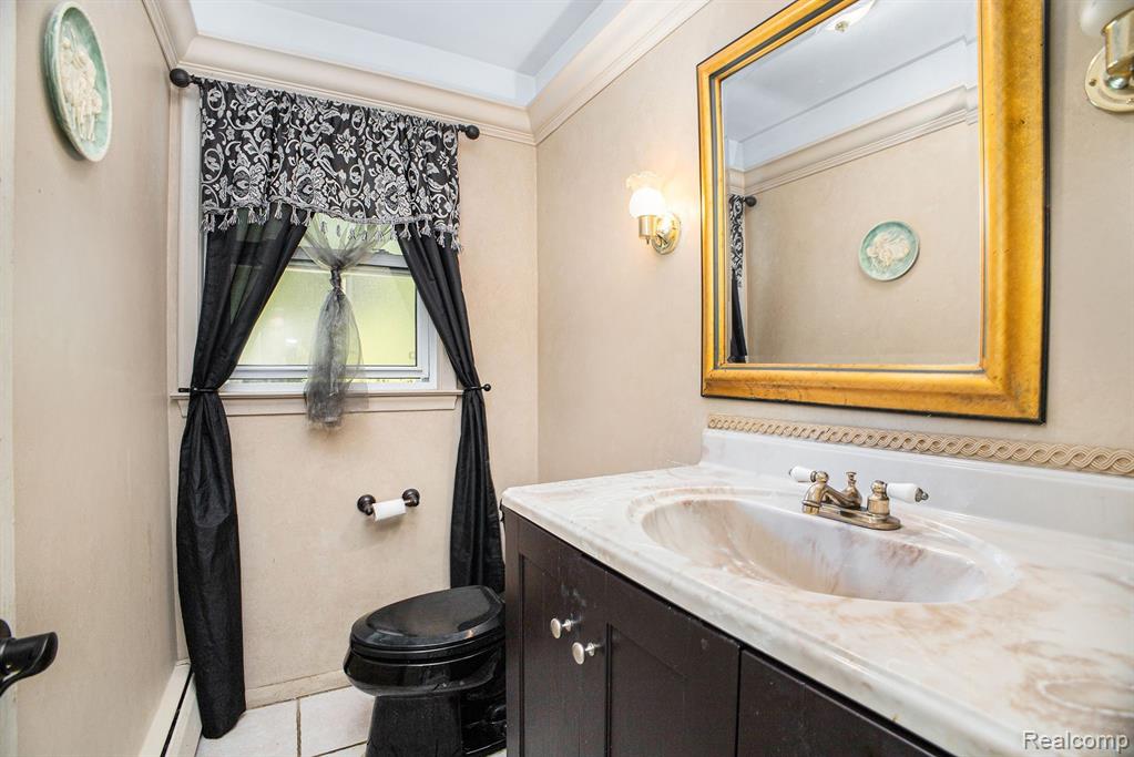 3931 Stonecrest Road West Bloomfield, MI 48322 - Photo 20 of 42 Gallery Image 20