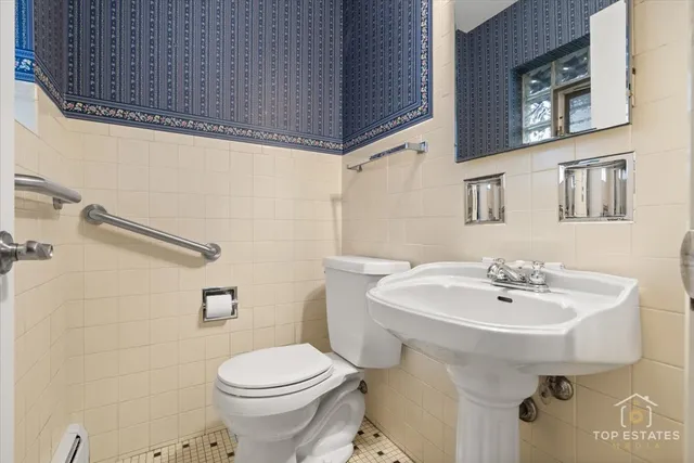 $599,000 | 10 Wildwood Drive North, Prospect Heights, IL 60070