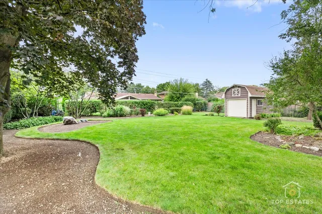 $599,000 | 10 Wildwood Drive North, Prospect Heights, IL 60070