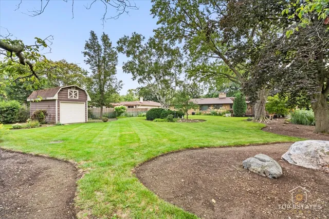 $599,000 | 10 Wildwood Drive North, Prospect Heights, IL 60070