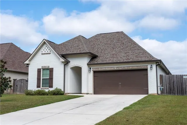 $295,000 | 628 Terrace Lake Drive, Covington, LA 70435