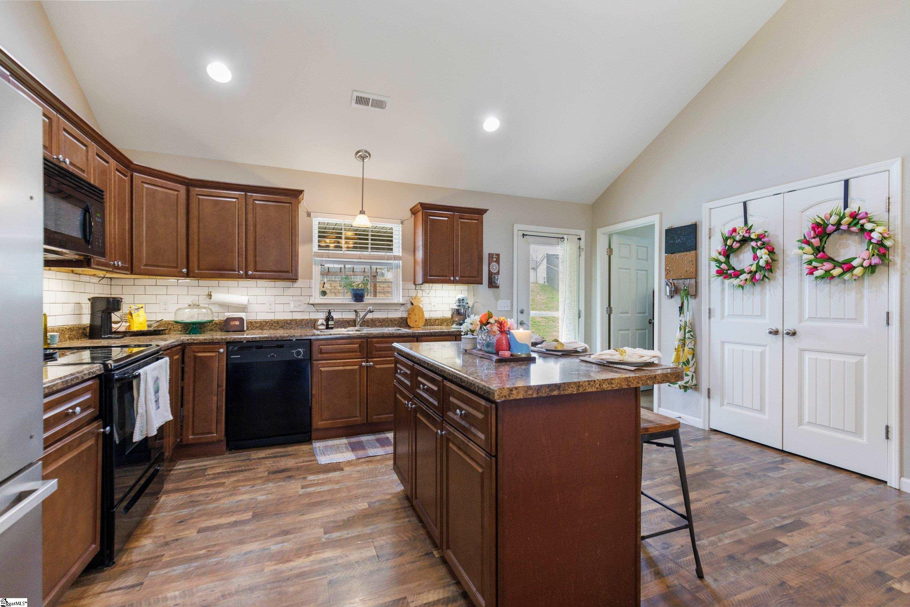 323 Catterick Way Fountain Inn, SC 29644 - Photo 9 of 22 Gallery Image 9