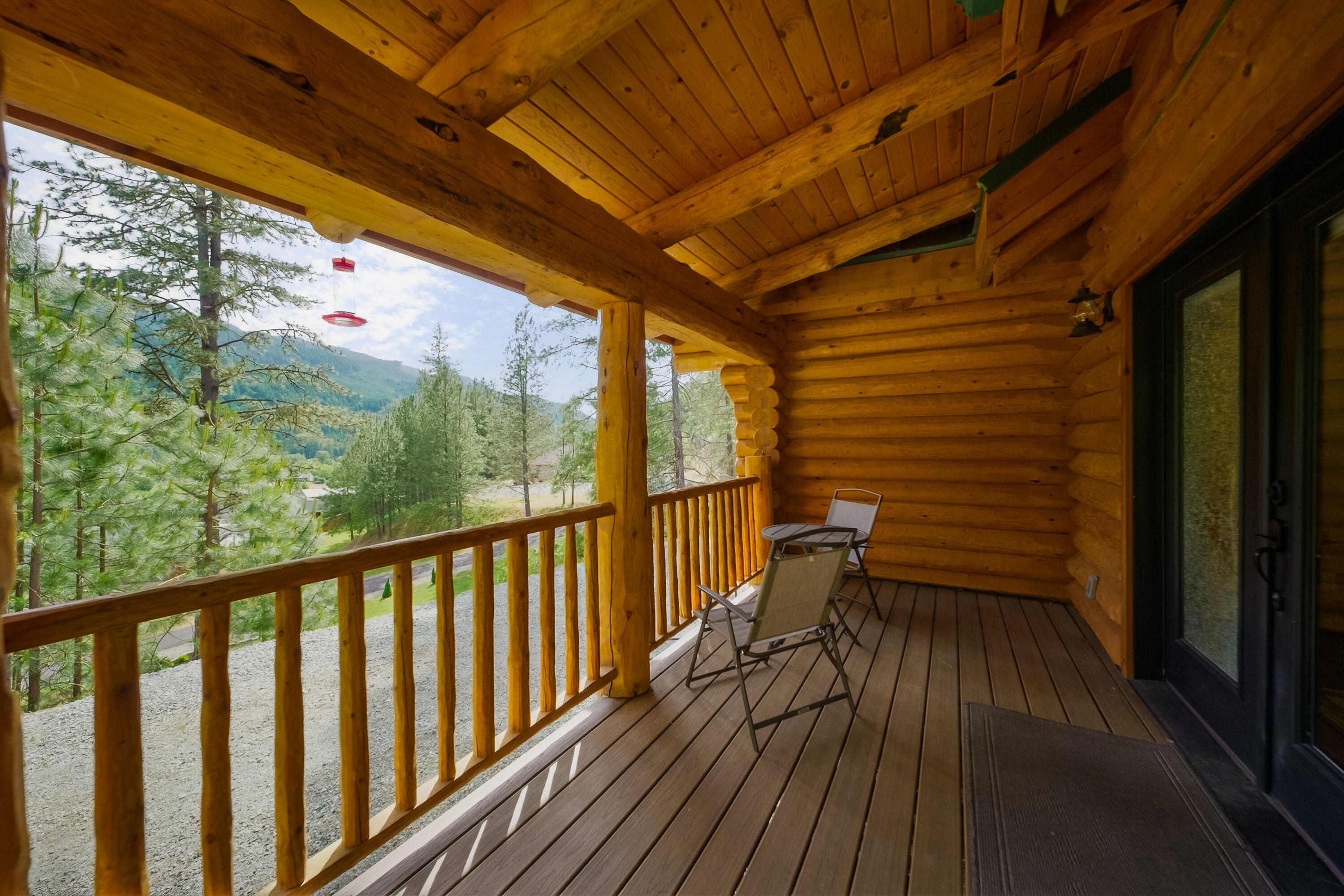 225 Eagle Ridge Road Canyonville, OR 97417 - Photo 23 of 52 a view of balcony with wooden floor