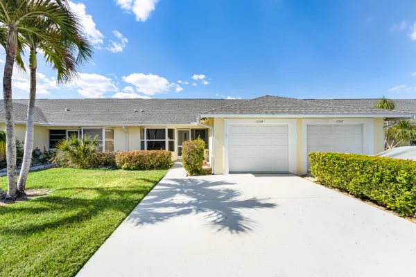 $313,500 | 10924 Southeast Stonehill Lane, Hobe Sound, FL 33455