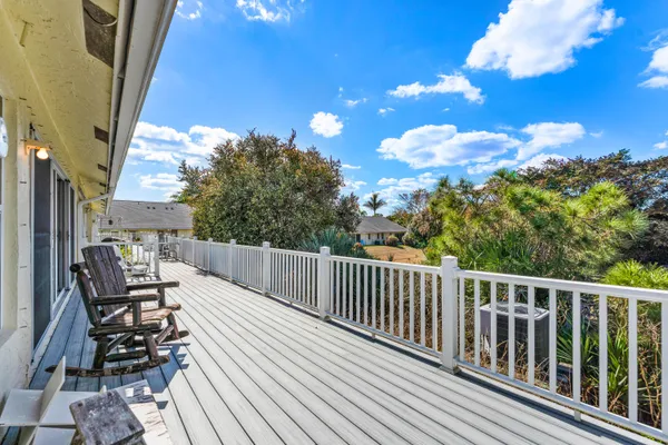 $313,500 | 10924 Southeast Stonehill Lane, Hobe Sound, FL 33455