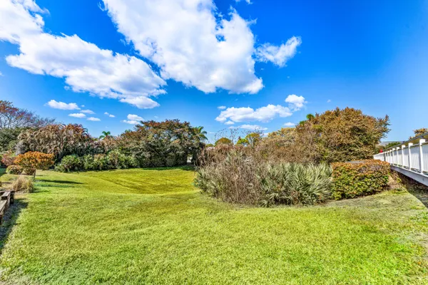 $313,500 | 10924 Southeast Stonehill Lane, Hobe Sound, FL 33455