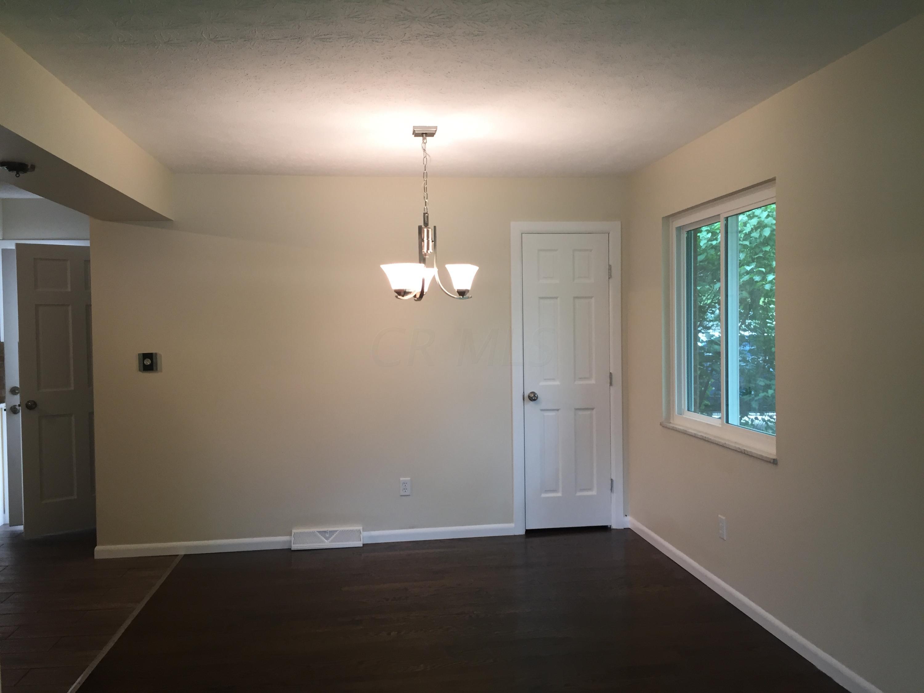 479 McCutcheon Road Columbus, OH 43230 - Photo 9 of 31