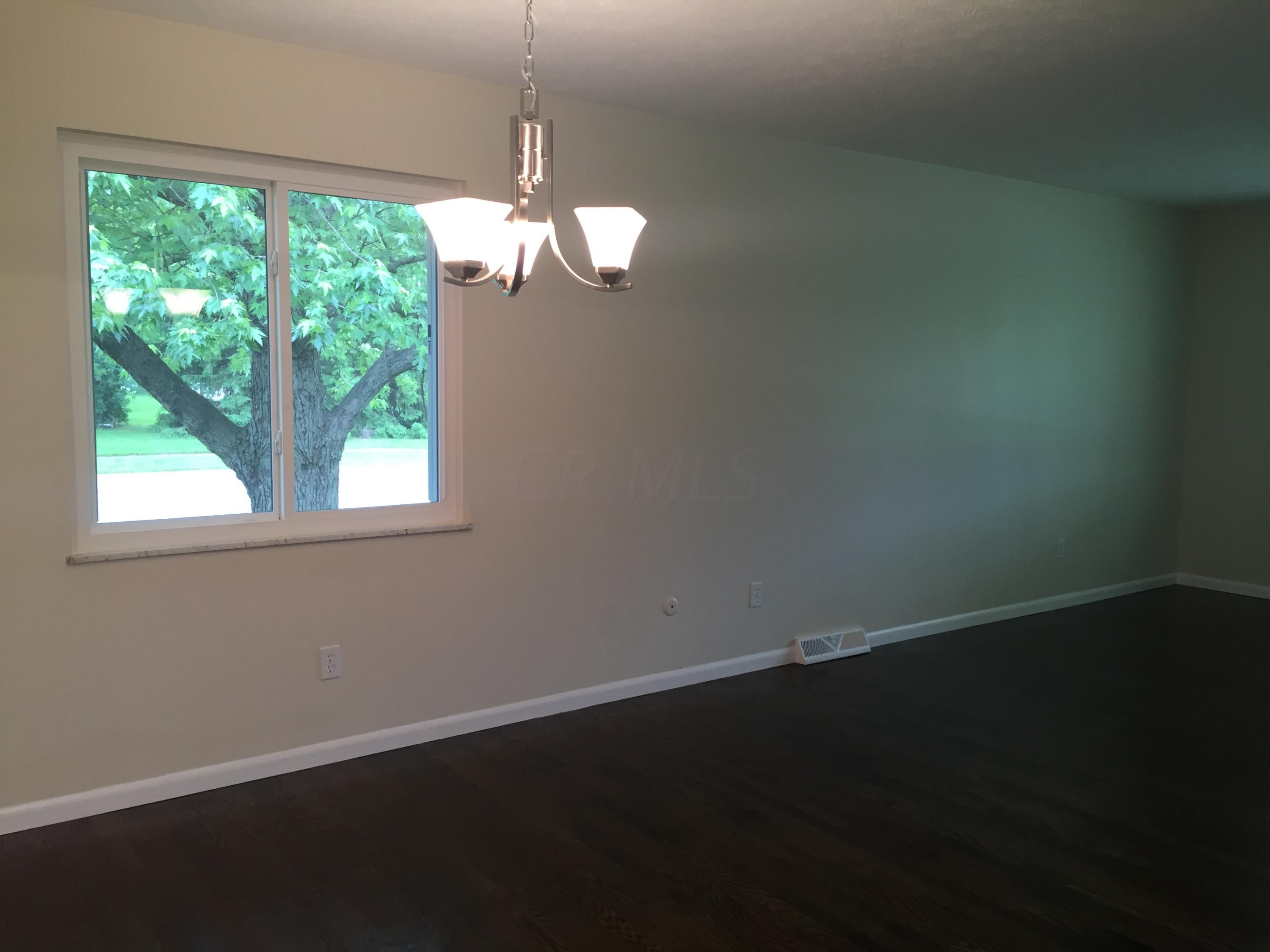 479 McCutcheon Road Columbus, OH 43230 - Photo 10 of 31