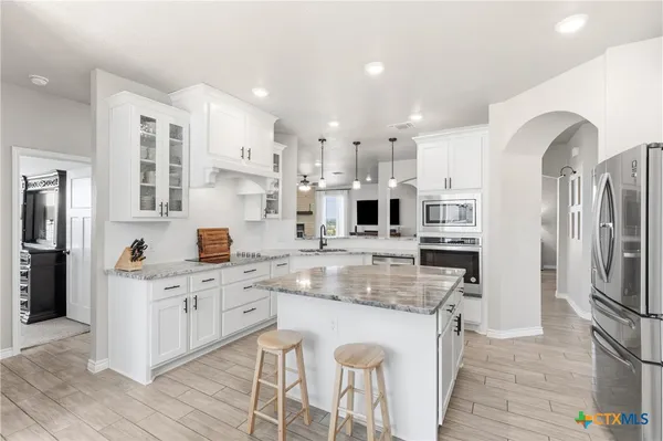 $600,000 | 1708 Meadow Crest, Salado, TX 76571