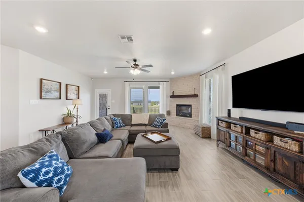 $600,000 | 1708 Meadow Crest, Salado, TX 76571