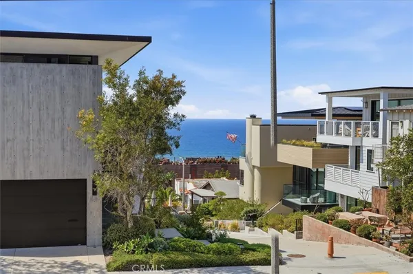 $19,000 | 300 25th Street, Manhattan Beach, CA 90266