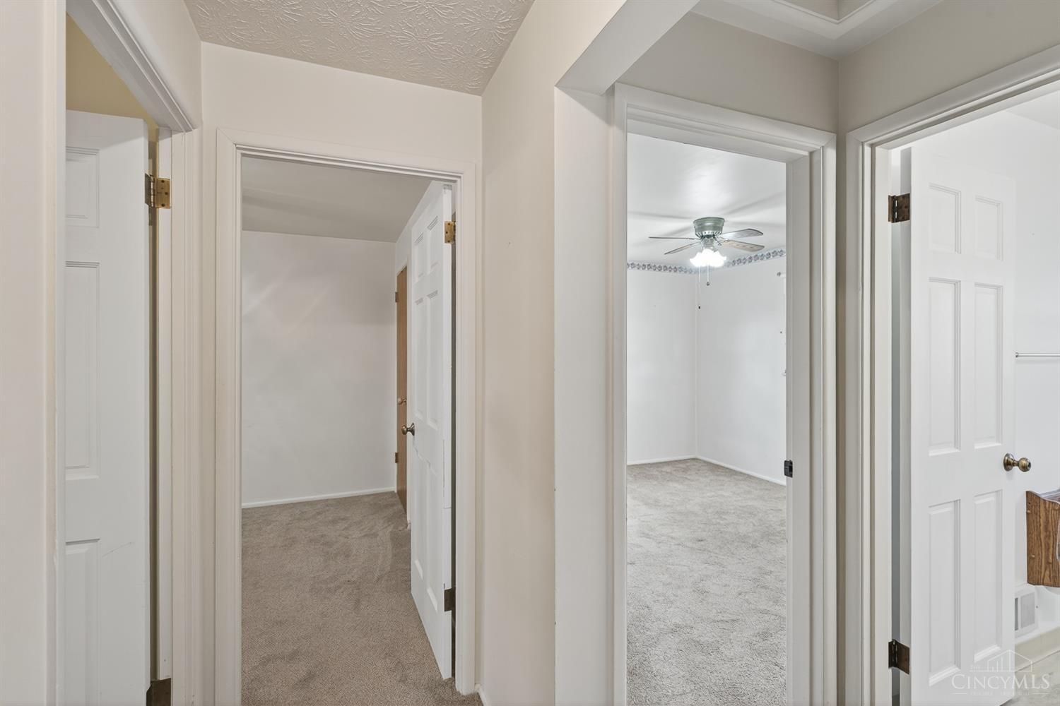 2573 Adams Road Cincinnati, OH 45231 - Photo 12 of 40